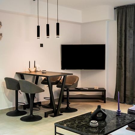 Apartmán Essel Noir - A Hidden Gem With A Magnificent Acropolis View Atény Exteriér fotografie