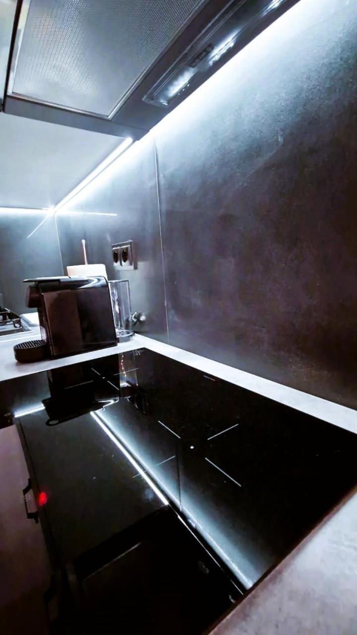 Apartmán Essel Noir - A Hidden Gem With A Magnificent Acropolis View Atény Exteriér fotografie
