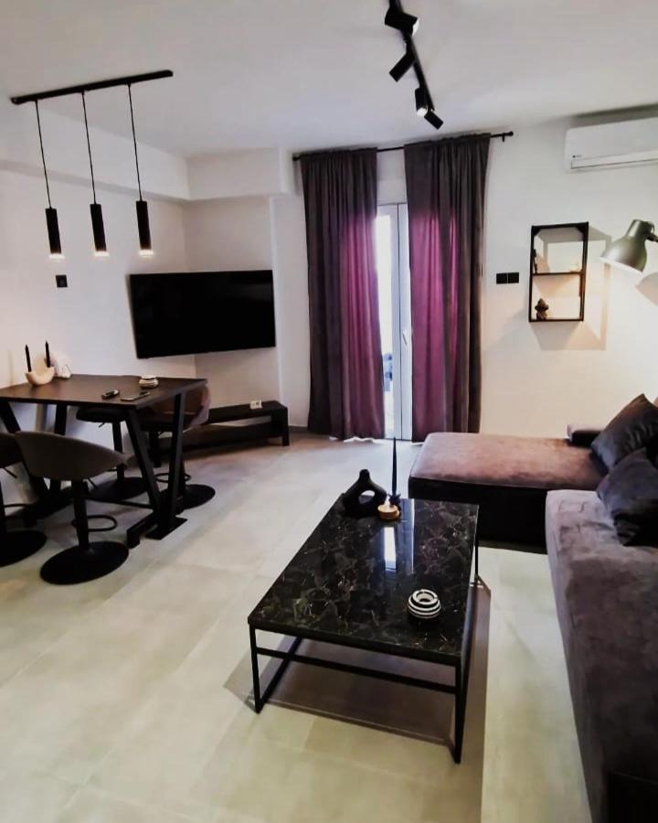 Apartmán Essel Noir - A Hidden Gem With A Magnificent Acropolis View Atény Exteriér fotografie