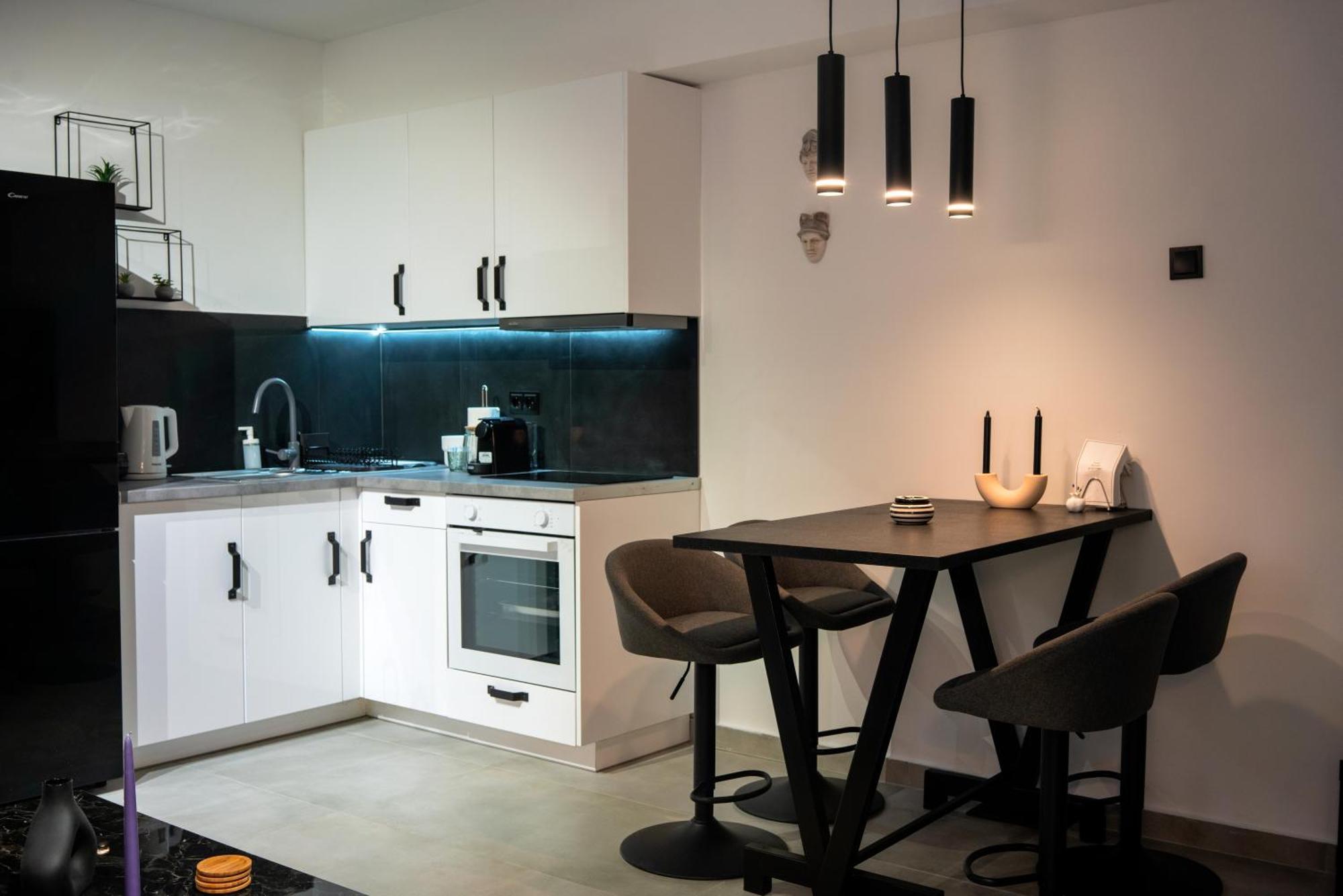 Apartmán Essel Noir - A Hidden Gem With A Magnificent Acropolis View Atény Exteriér fotografie